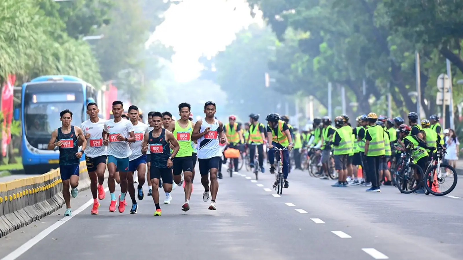 Rombongan pelari terdepan Merdeka Run 8.0K